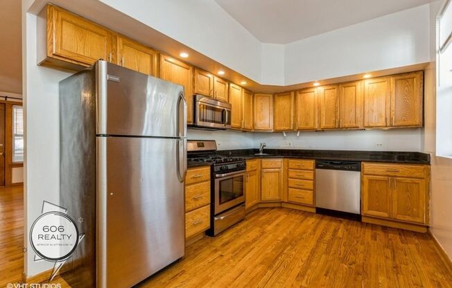 Beautiful Logan Square Apartments!