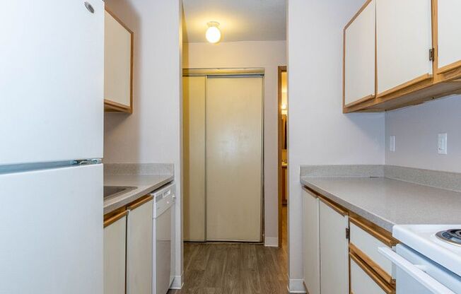 2 beds, 1 bath, 813 sqft, $1,699, Unit A-106