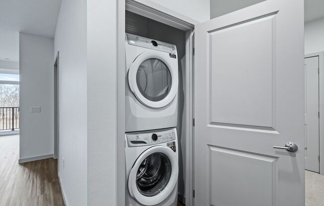 1 bed, 1 bath, 835 sqft, $1,810, Unit 115