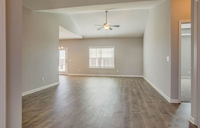 Ready for your family - stylish and comfortable living in Spring Hill!