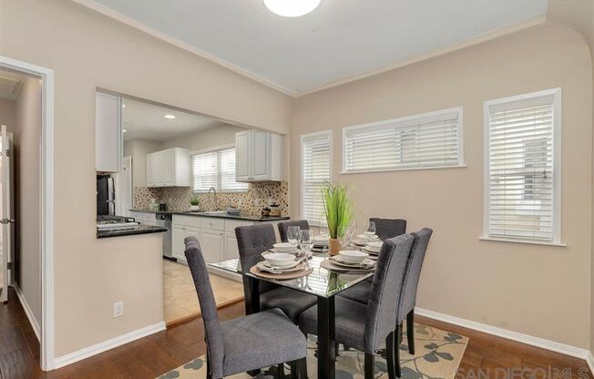 !!!CHARMING 4 BED 1 BATH HOME, DETACHED GARAGE, IN NORMAL HEIGHTS, AC, INCREDIBLE BACKYARD !!!