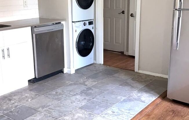 1 bed, 1 bath, 800 sqft, $1,295, Unit Unit 9-D