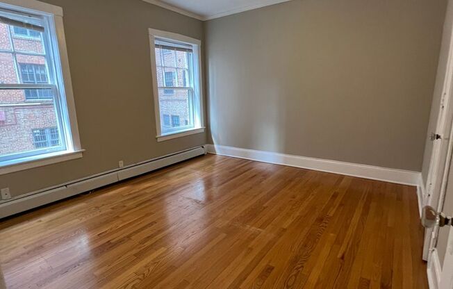 Beautiful Vintage Apartments Near Downtown Evanston