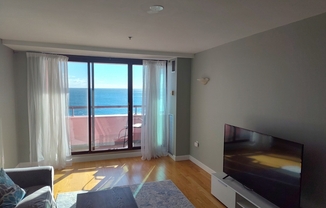 1 bed, 1 bath, 975 sqft, $2,800, Unit 9