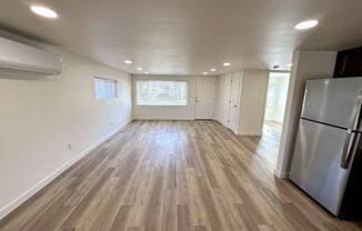 3 beds, 1 bath, $2,200