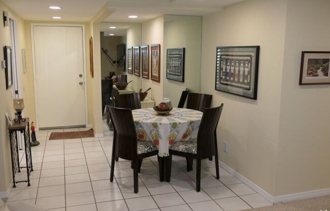 2 beds, 2 baths, $2,500, Unit UNIT 1212