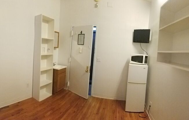 1 bed, 1 bath, 90 sqft, $1,195, Unit 14 - 3D