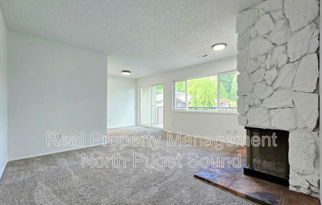 9517 NE 180 ST