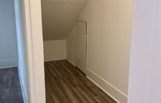 1 bed, 1 bath, 630 sqft, $1,995, Unit 1033 East 2nd Street