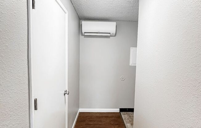 East 9Th Apartments