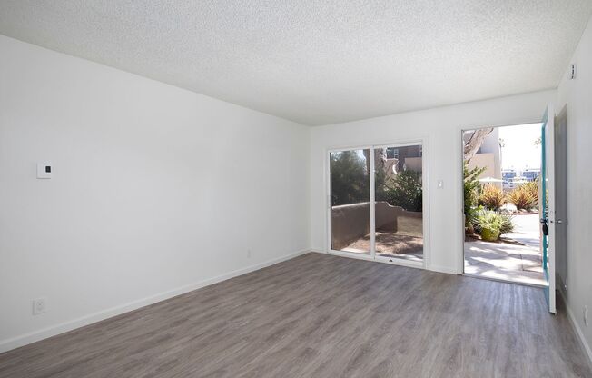 Studio, 1 bath, 329 sqft, $2,295, Unit 27-03