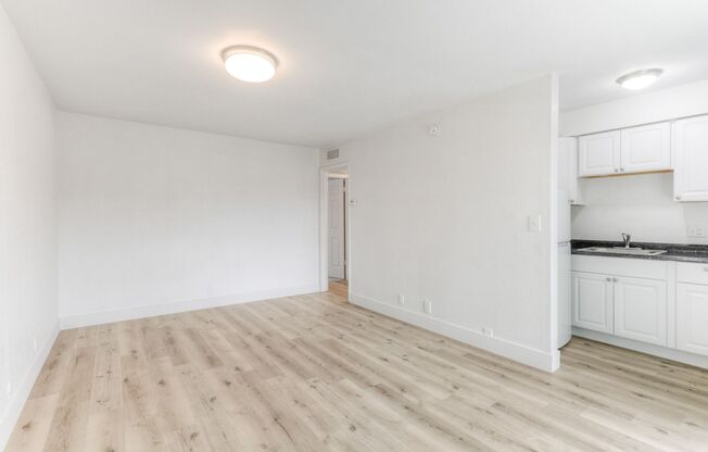 2 beds, 1 bath, 558 sqft, $1,575, Unit E68
