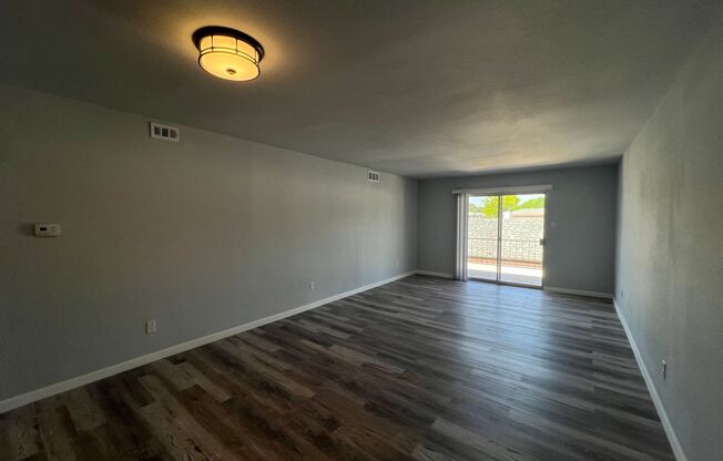 1 bed, 1 bath, 936 sqft, $1,200