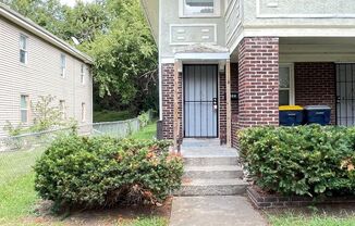 Cute 3-Bedroom, 1-Bathroom duplex Kansas City!