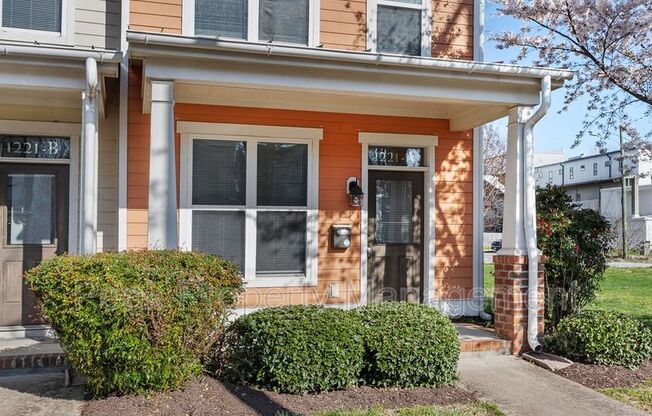 1221 PERRY ST