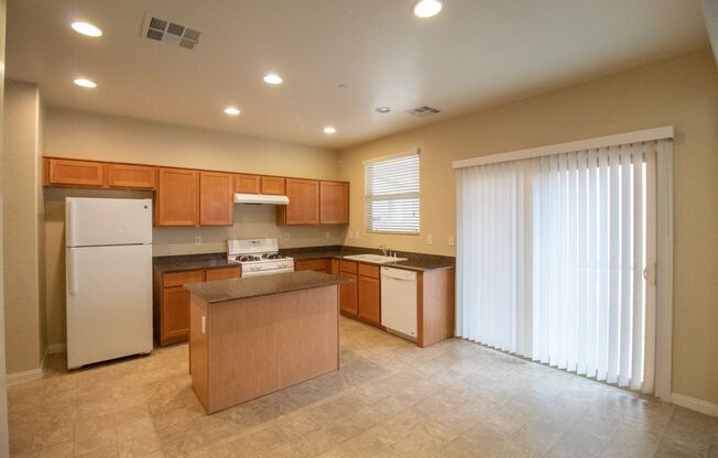 MOVE IN SPECIAL - ONE MONTH FREE W/13 MONTH LEASE!!! GUARD GATED 3 BD 2.5 BTH HOME IN HENDERSON