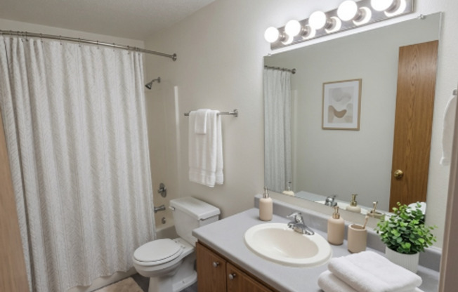 3 beds, 1.5 baths, 1,100 sqft, $1,097, Unit 5101-304