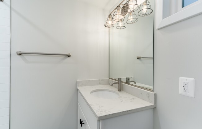 1 bed, 1.5 baths, 663 sqft, $2,200, Unit 206