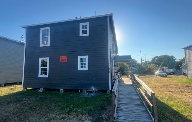 One Bedroom One Bath with Washer and Dryer Included
