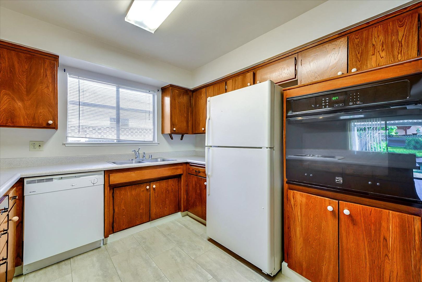 3 beds, 2 baths, $5,500