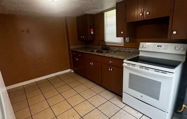 1 bed, 1 bath, $475