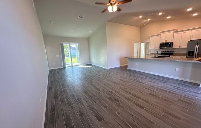 NW Cape Coral Home 4 Bedroom/ 2 Bath/ 3 Car Garage