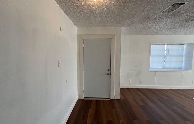 401 Riverdale Dr, San Antonio, TX. 78228
