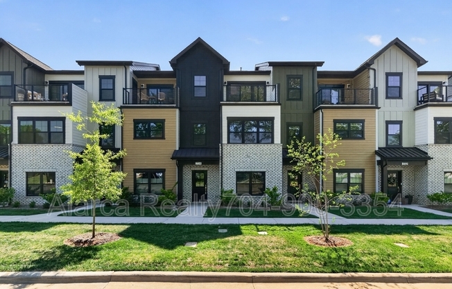 714 FALLING OAK ALY