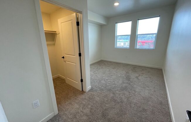 1 bed, 1 bath, 675 sqft, $1,640, Unit Unit 329