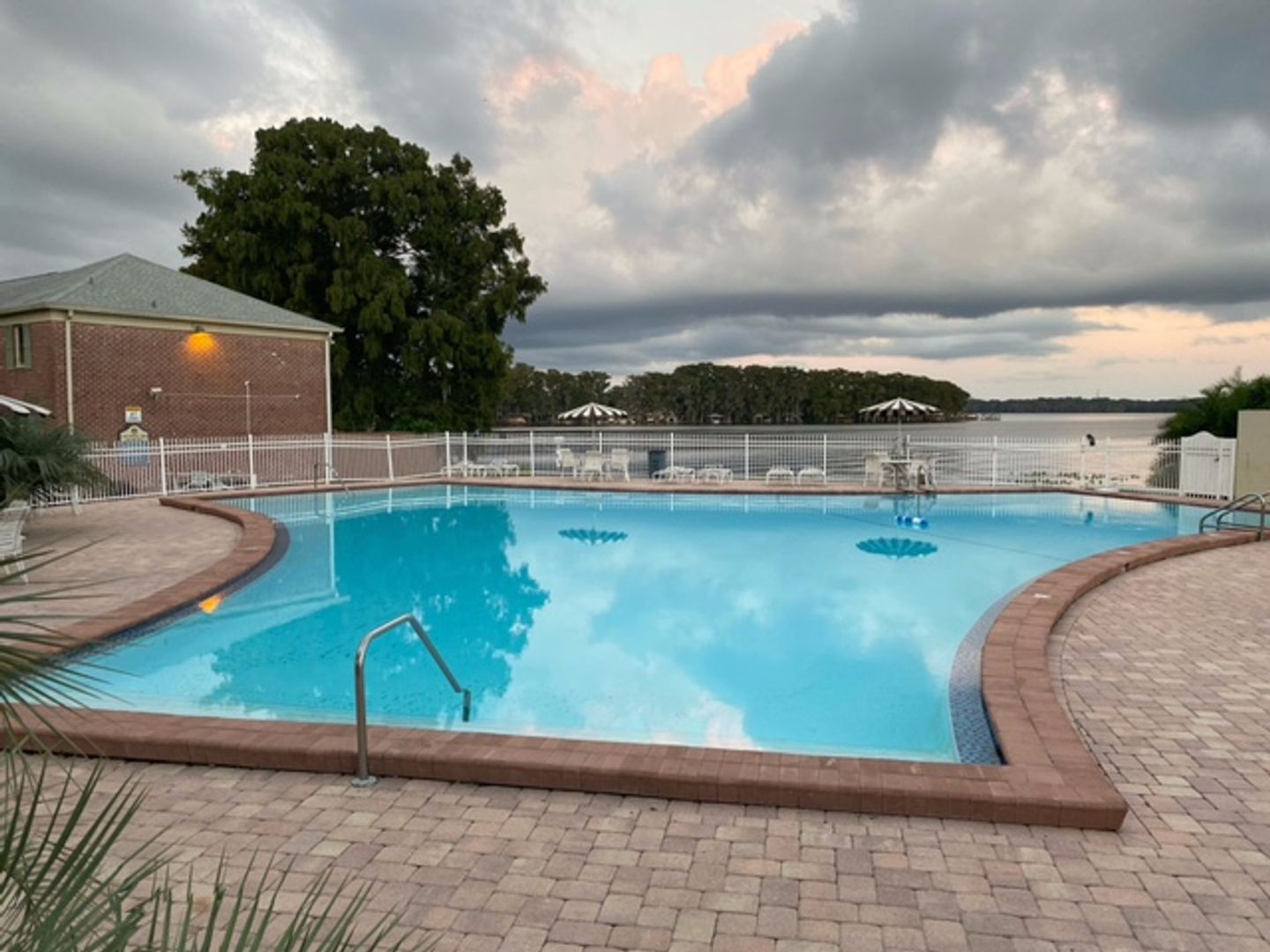 FREE 1ST MONTH RENT Studio Condo on Lake Howell With Boat Launch Lake Access & Pool!