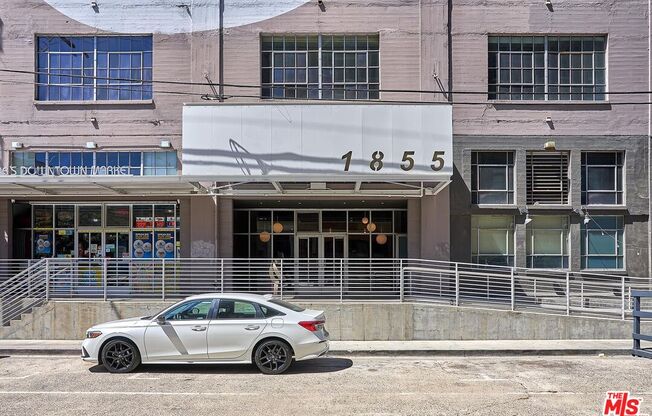 1 bed, 1 bath, 773 sqft, $3,100, Unit 302