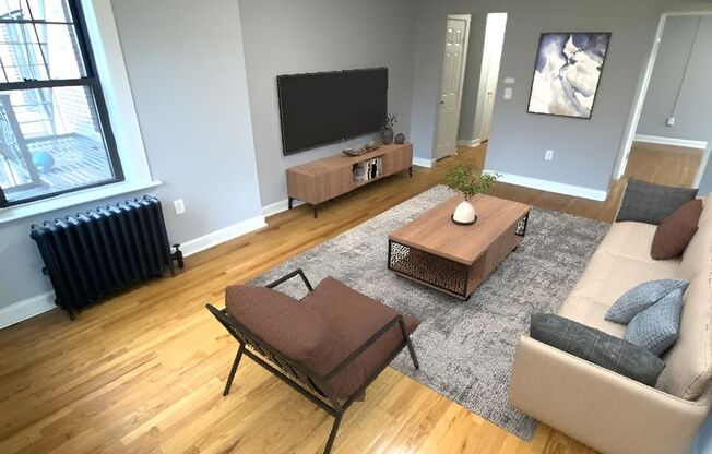 1 bed, 1 bath, 700 sqft, $2,277, Unit B11