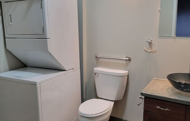 3 beds, 2 baths, 1,144 sqft, $999, Unit 632