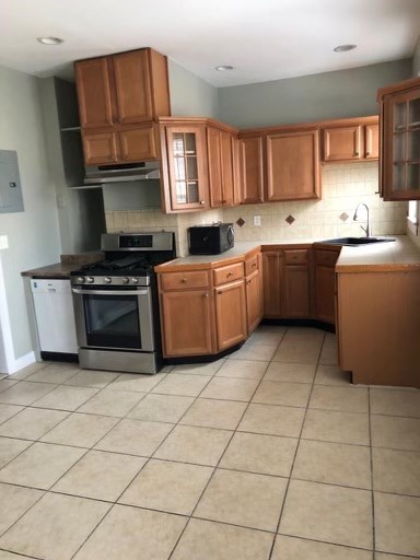 3 beds, 2 baths, $3,500, Unit 3