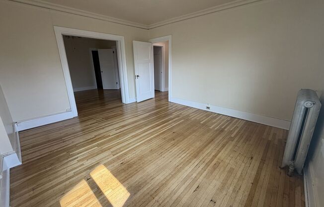 2 beds, 1 bath, 850 sqft, $1,795, Unit 308
