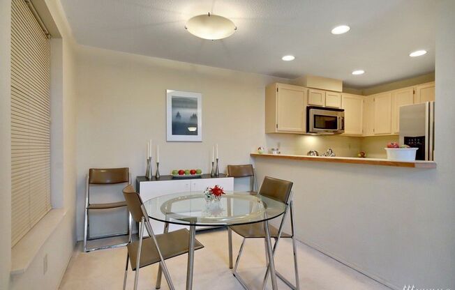 Top Level Condo in Des Moines
