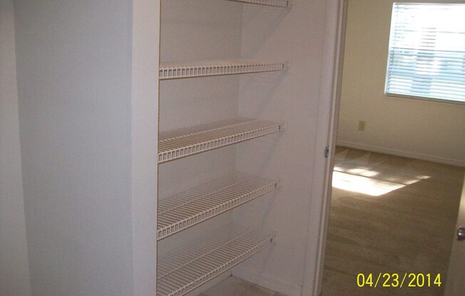 1 bed, 1 bath, 900 sqft, $1,200, Unit 17