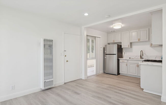 337 REXFORD DR