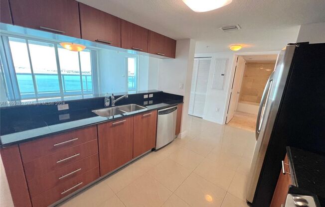 2 beds, 2 baths, 1,154 sqft, $4,800, Unit 1800 N Bayshore Dr # 24-09 (A11699210)