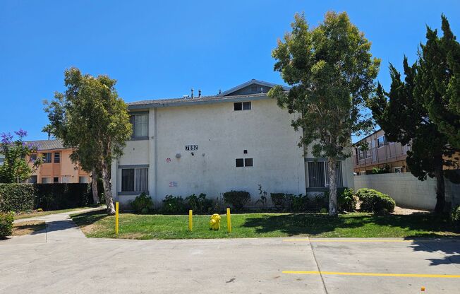 2 beds, 2 baths, $2,295, Unit 6