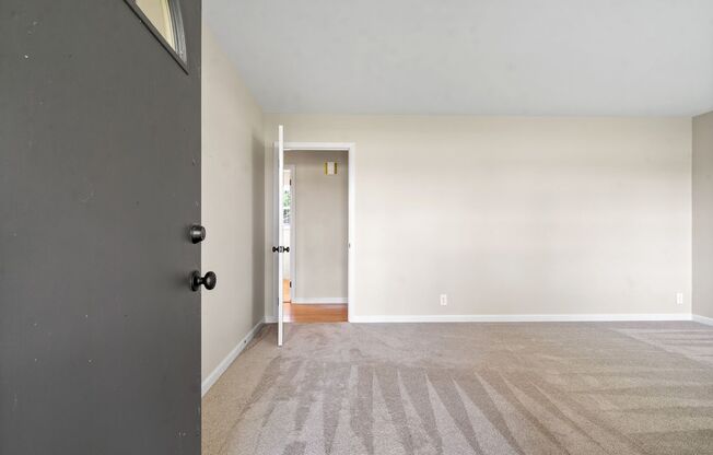 4 Bedroom Country Style Home For Rent!