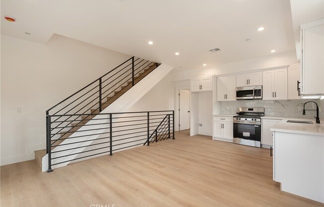 2843 FOLSOM ST
