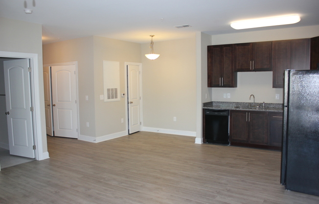 2 beds, 2 baths, $1,525, Unit APARTMENT 204