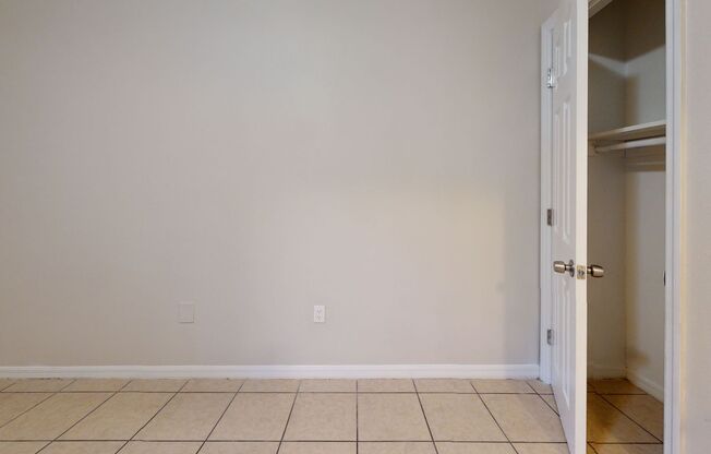 2 beds, 1 bath, 624 sqft, $1,499, Unit Ren905.5