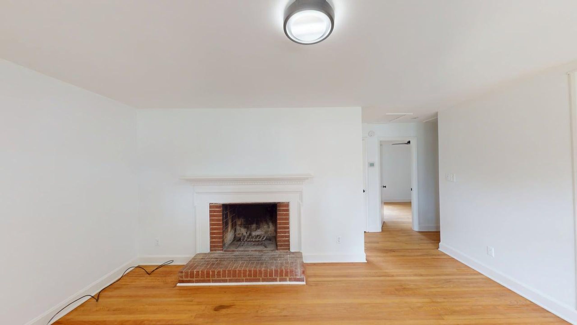 Charming Duplex At 1508 Woodhill