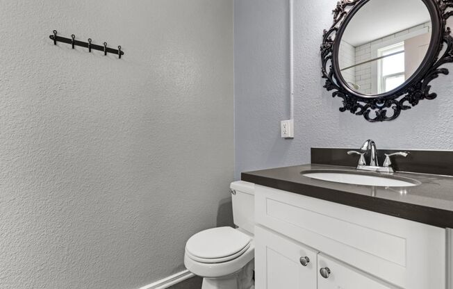Studio, 1 bath, 275 sqft, $1,080, Unit B4