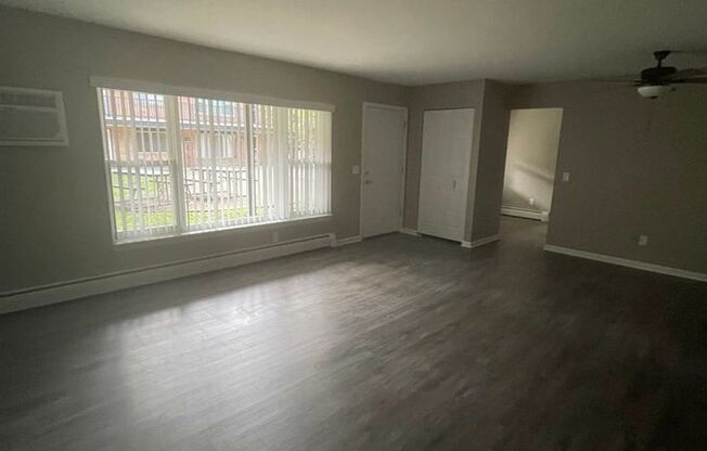 2 beds, 1 bath, 900 sqft, $1,195