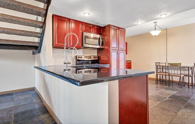 2 beds, 2 baths, $2,100