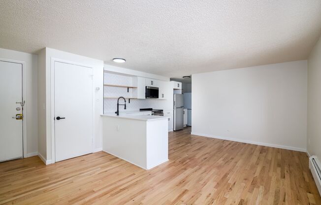 2 beds, 1 bath, 750 sqft, $1,695, Unit 302