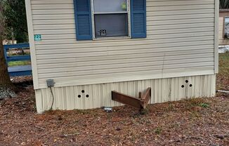 2 beds, 1 bath, $750, Unit Lot 7